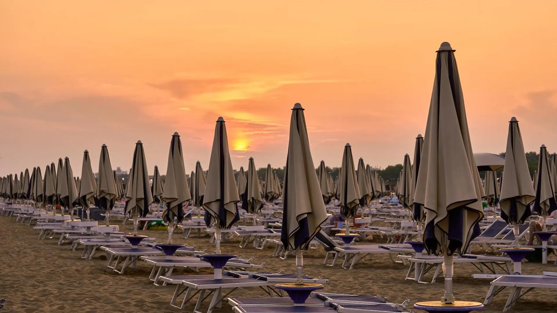 Wonderful Seafront Apartment In Bibione